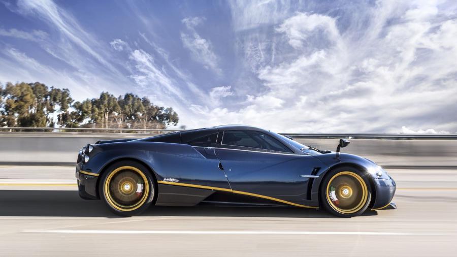 Pagani Huayra 730 S Edition 2014 года  (фото 2 из 11)